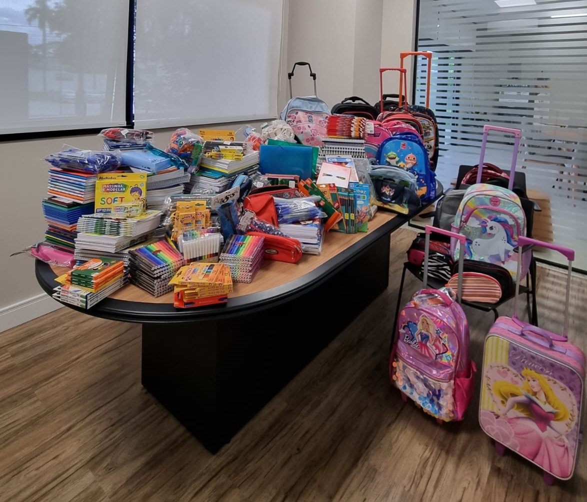 campanha doação de material escolar
