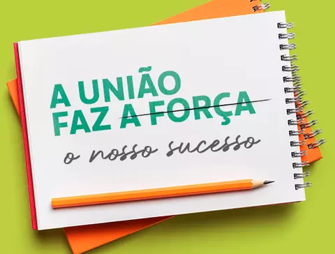 Imagem de um caderno com o texto escrito: A união faz a força e a nossa nossa união